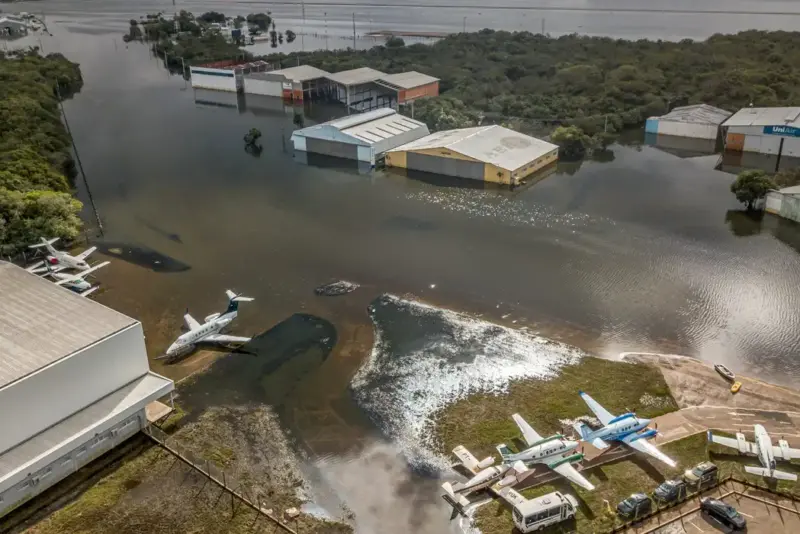 Aeroporto de Porto Alegre reabrirá em outubro com 70% da capacidade